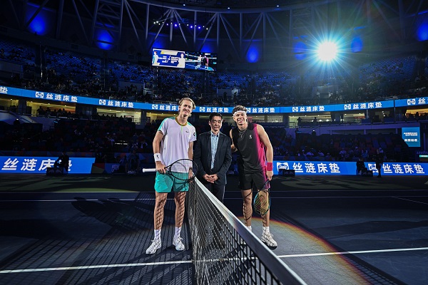 对阵水晶宫 对阵水晶宫